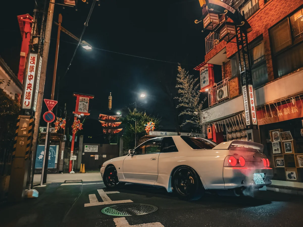 Evening car scene in Tokyo