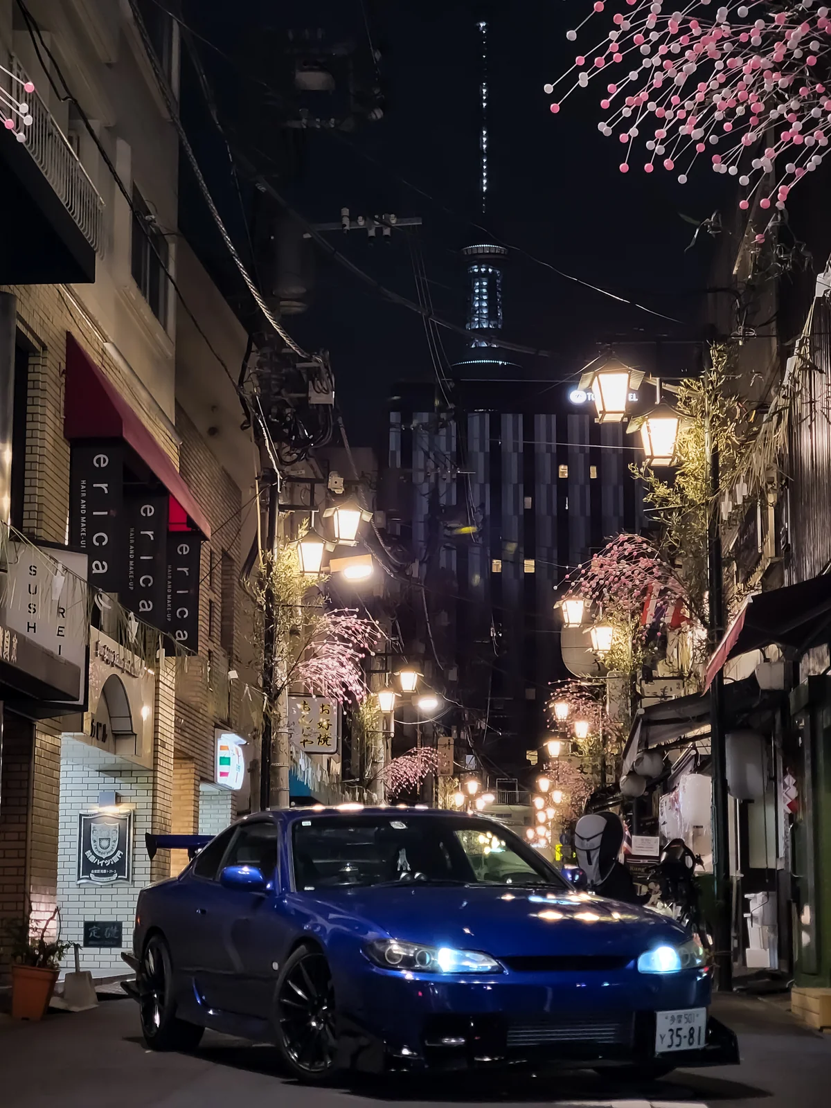 Wide angle street composition in Tokyo